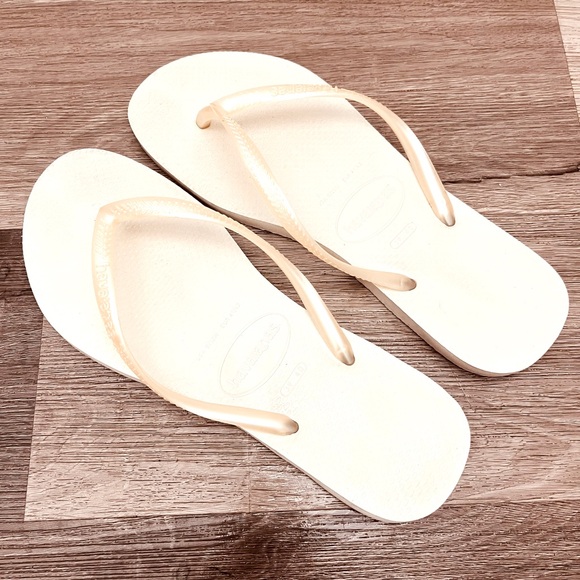 Havana’s Flip Flops - Picture 2 of 2